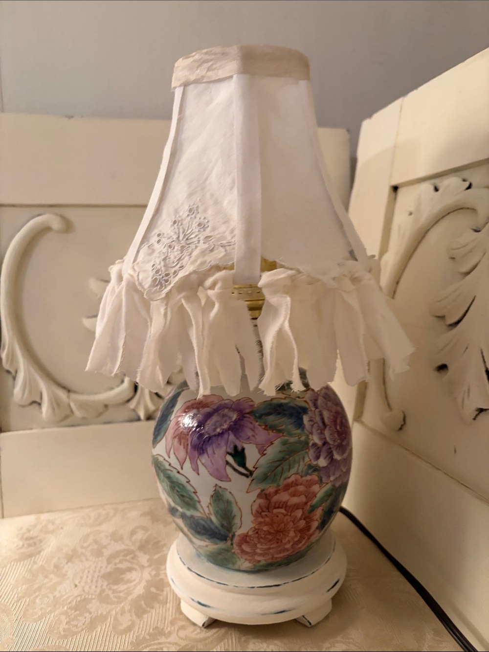 Vintage Chinoiserie Small Table Lamp with Cottage Cream Cut Lace Fringe Shade
